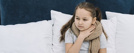 Mami, mă doare gâtul: Cum să tratăm o durere în gât la copii?