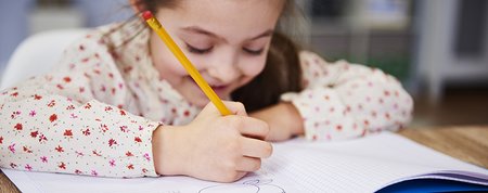 Stres dla dzieci i rodziców: 10 wskazówek, jak radzić sobie z zadaniami domowymi